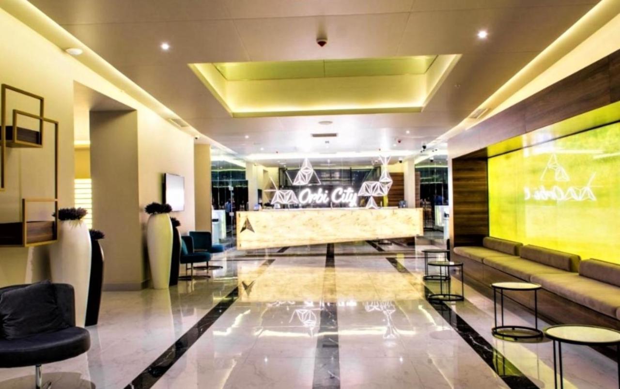Orbi Twin Towers Aparthotel With Sea View Μπατούμι Εξωτερικό φωτογραφία