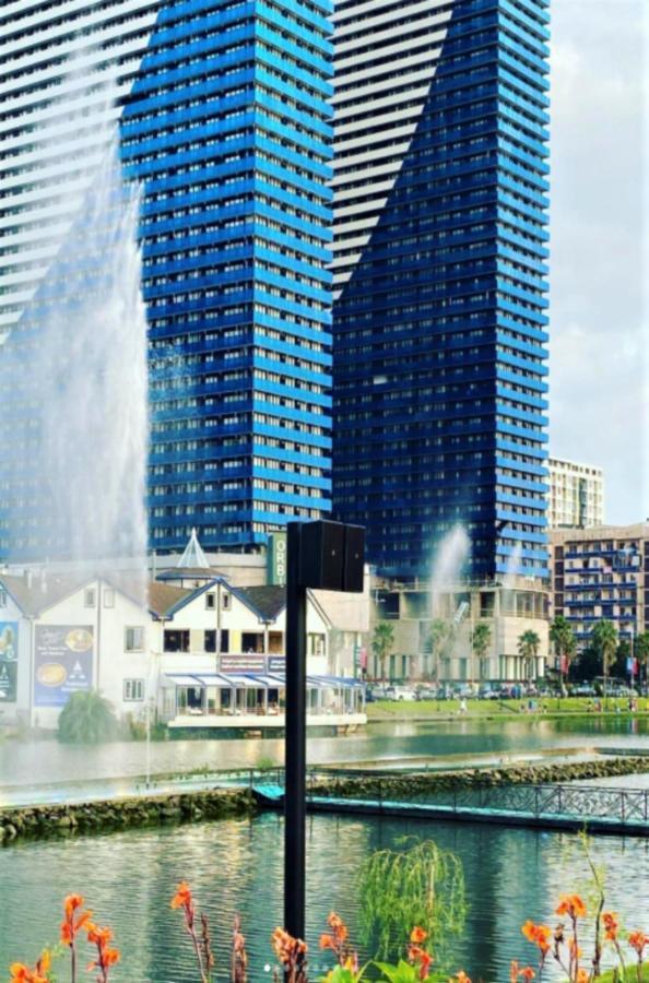 Orbi Twin Towers Aparthotel With Sea View Μπατούμι Εξωτερικό φωτογραφία