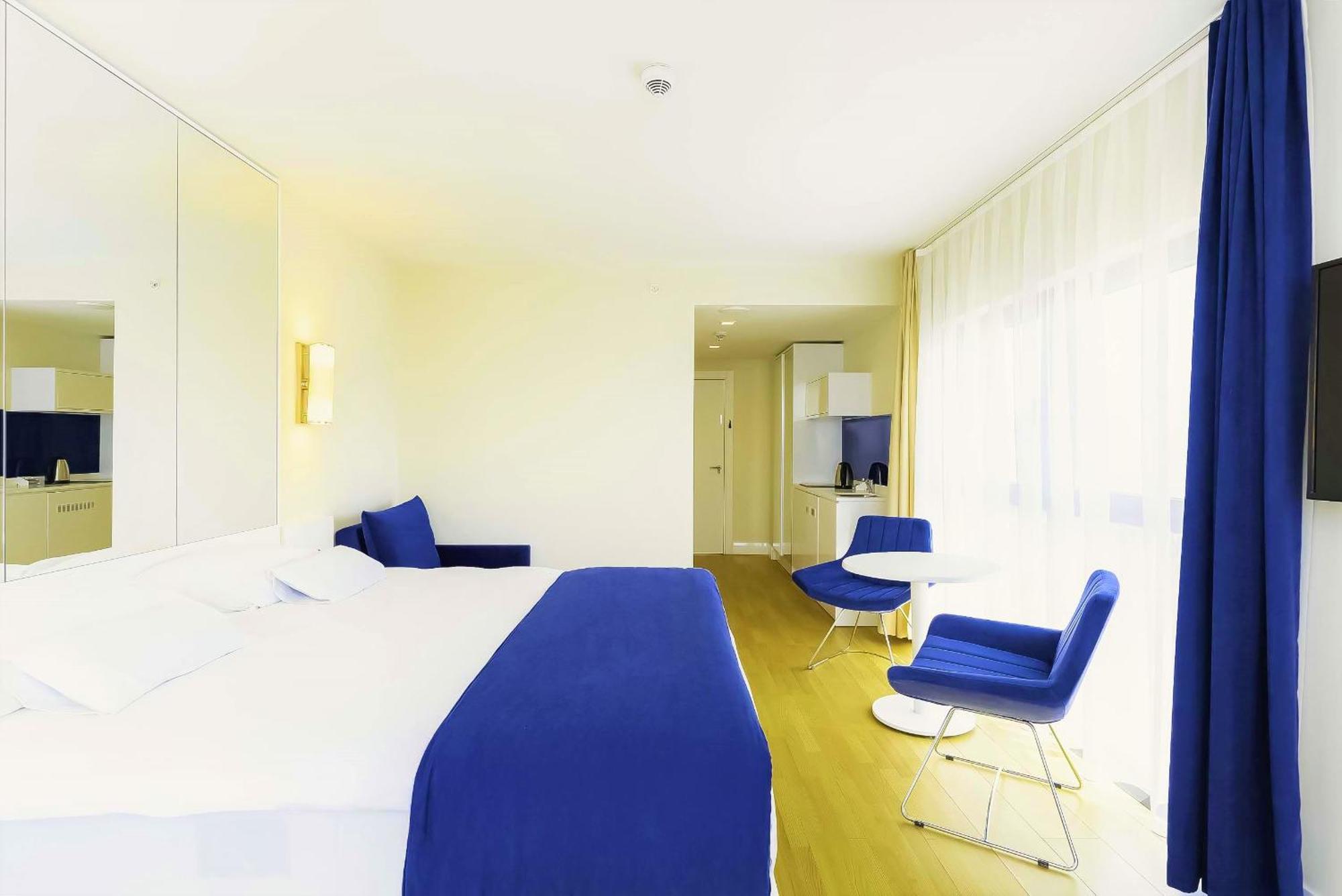 Orbi Twin Towers Aparthotel With Sea View Μπατούμι Εξωτερικό φωτογραφία