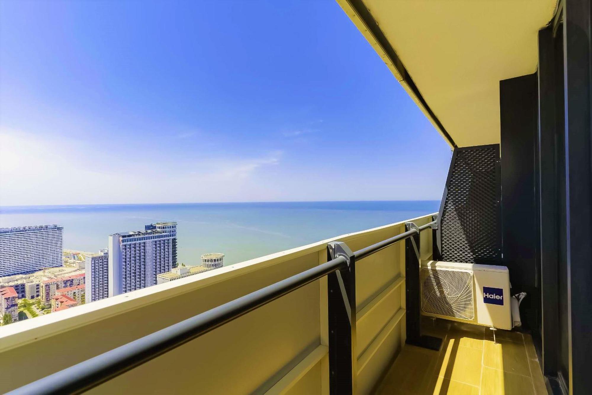 Orbi Twin Towers Aparthotel With Sea View Μπατούμι Εξωτερικό φωτογραφία