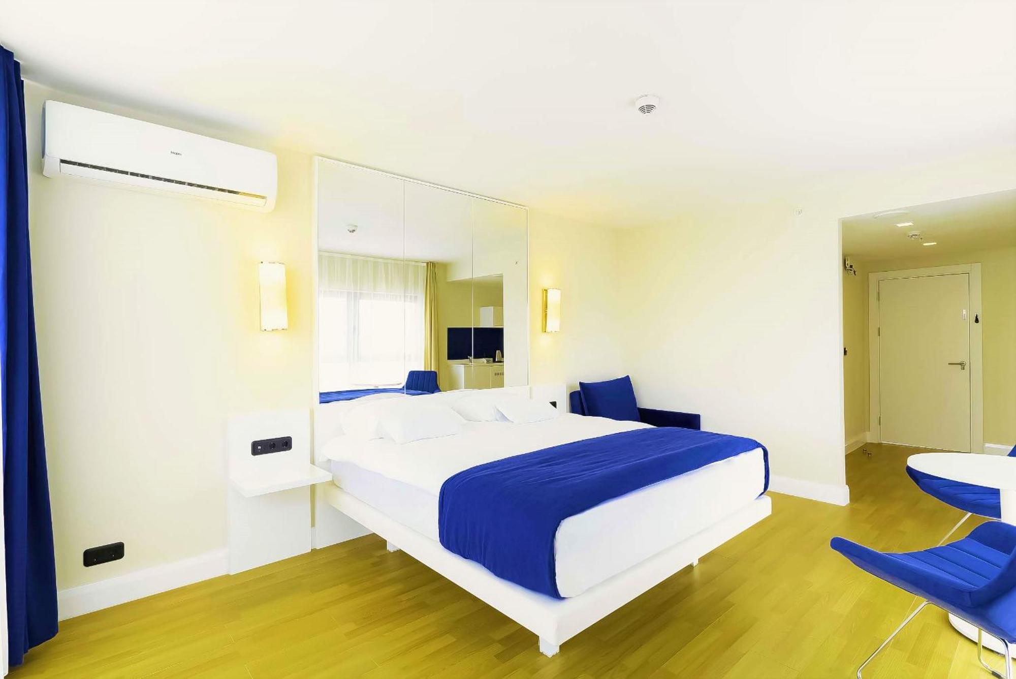 Orbi Twin Towers Aparthotel With Sea View Μπατούμι Εξωτερικό φωτογραφία