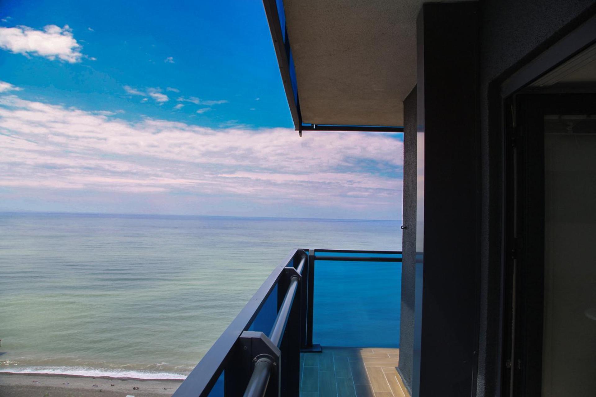 Orbi Twin Towers Aparthotel With Sea View Μπατούμι Εξωτερικό φωτογραφία