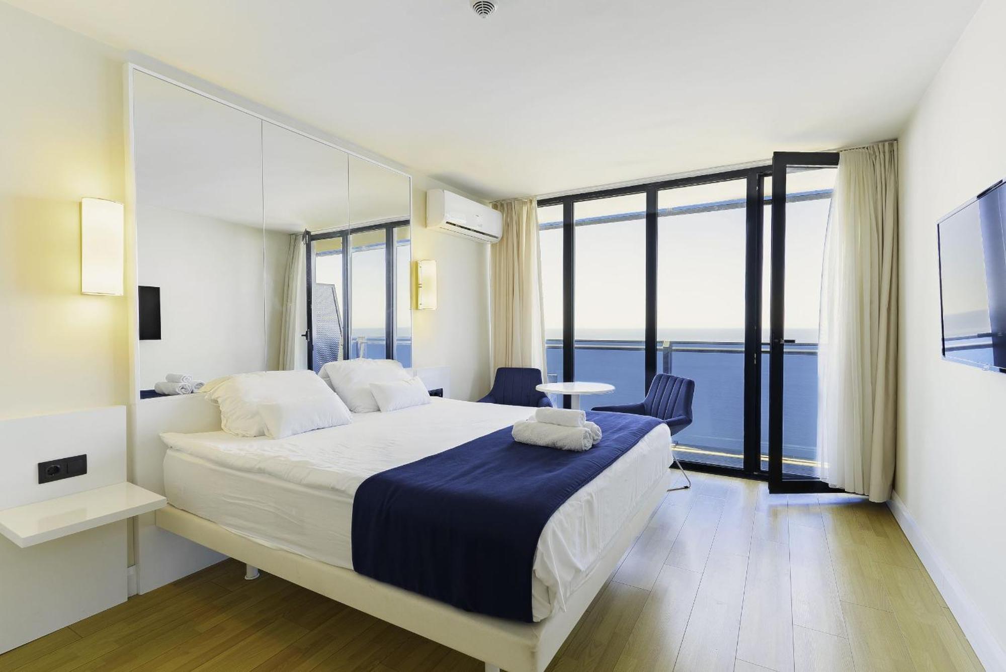 Orbi Twin Towers Aparthotel With Sea View Μπατούμι Εξωτερικό φωτογραφία