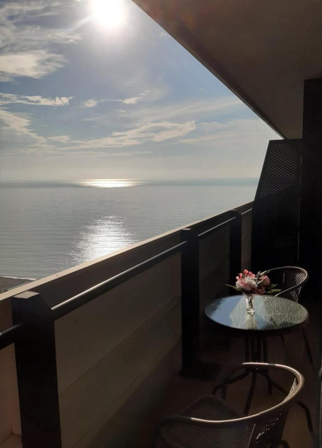 Orbi Twin Towers Aparthotel With Sea View Μπατούμι Εξωτερικό φωτογραφία