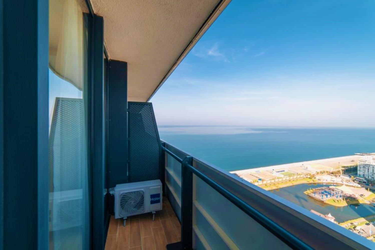 Orbi Twin Towers Aparthotel With Sea View Μπατούμι Εξωτερικό φωτογραφία