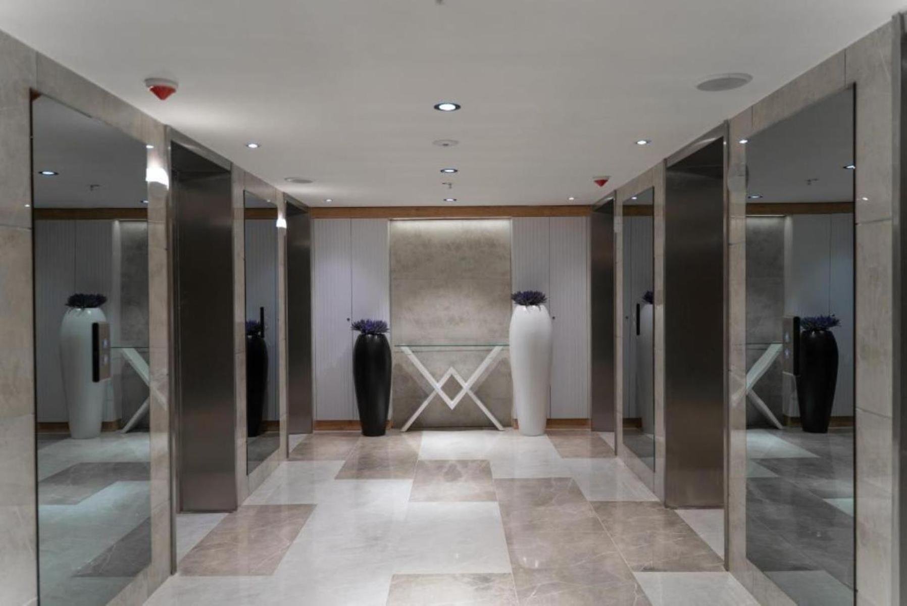 Orbi Twin Towers Aparthotel With Sea View Μπατούμι Εξωτερικό φωτογραφία